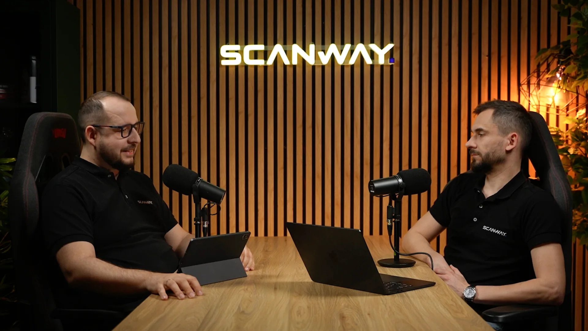 Podcast Scanway — aranżacja WOODY